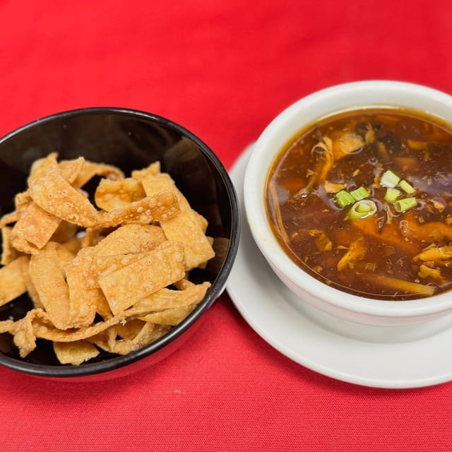 Hot & Sour Soup (L).